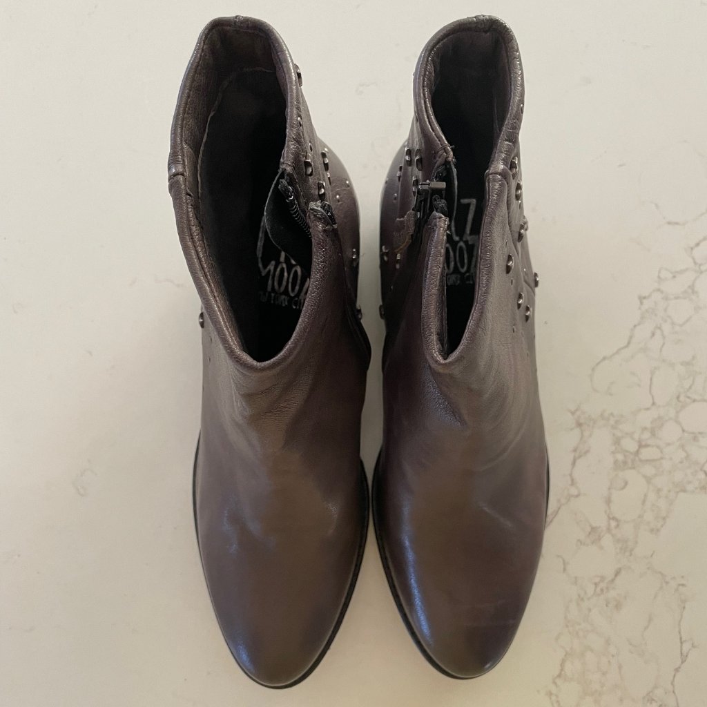 Miz Mooz Nyc Grey Leather Franco Ankle Boots Star Studs Nwot 40